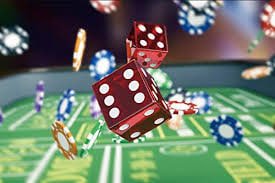 Ilustrasi taruhan sepak bola dan permainan slot online di sahabatlotre yang modern dan mudah diakses